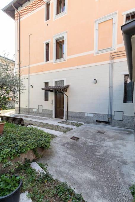 Residenza Sirtori Free Parking Apartment Верона Екстериор снимка